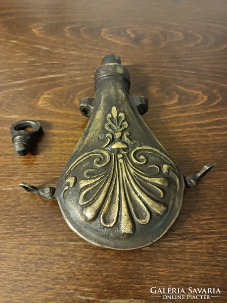 Gunpowder holder made of copper alloy