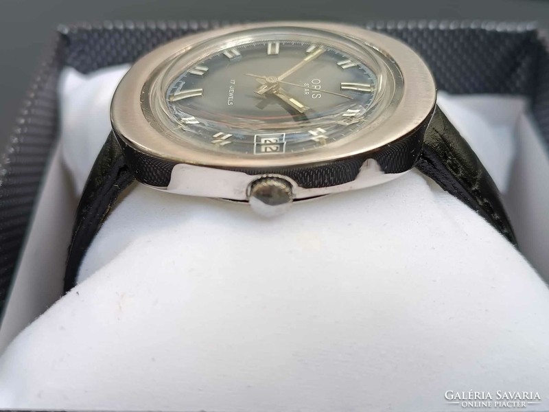 Oris star wristwatch with mechanical structure