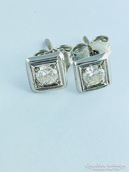 Pair of 14K white gold earrings, 2 pcs, with a brilliant-cut natural diamond of approx. 0.22 ct
