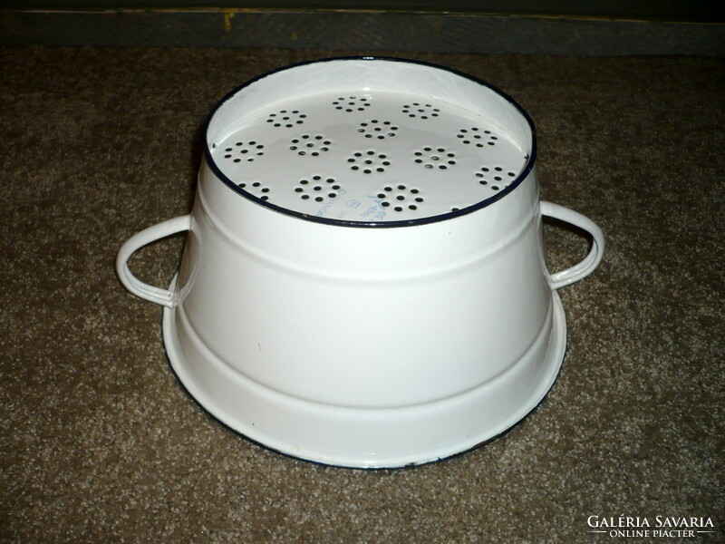 Enameled pasta strainer, strainer with ears, fruit washer