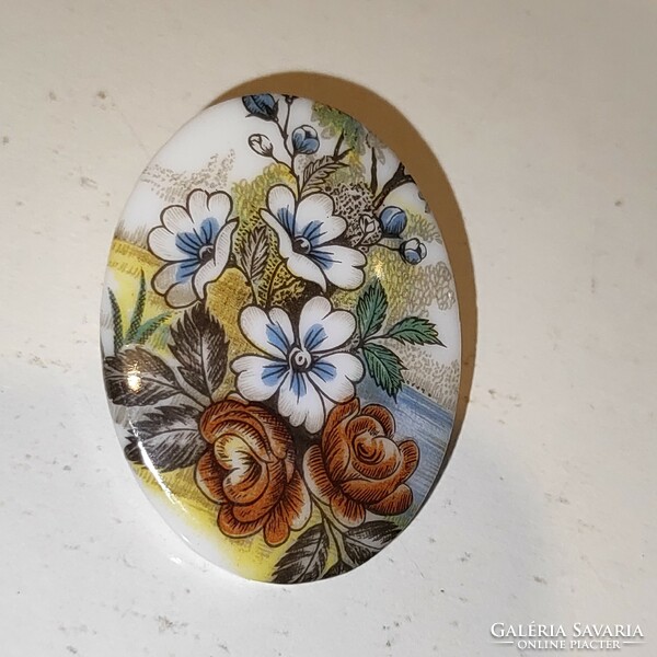 A wonderful porcelain badge