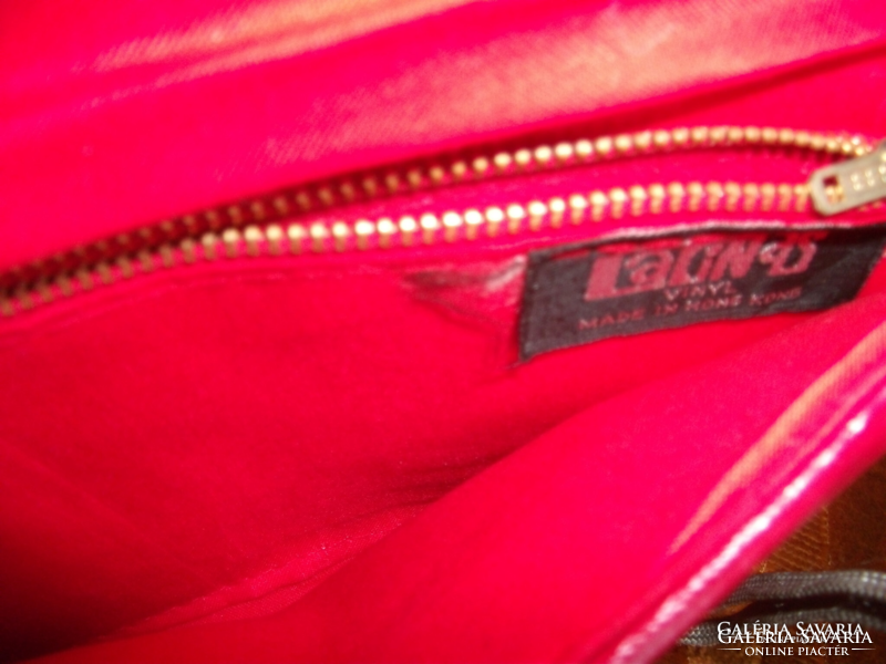 Nice red women's bag, with long handle, from Australia, unused, bought abroad