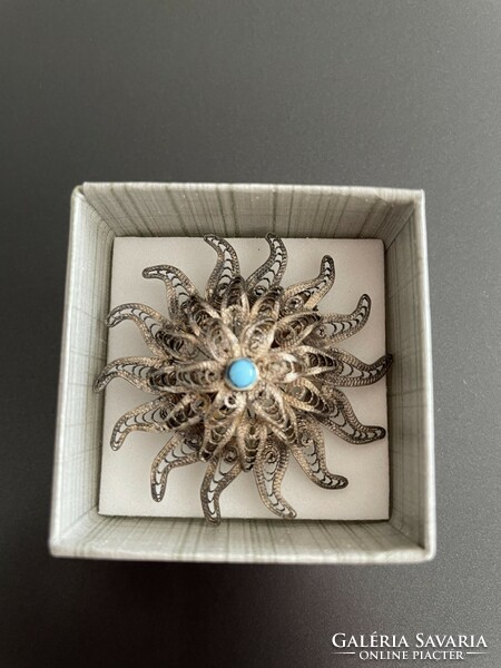 Silver lace pattern turquoise stone brooch