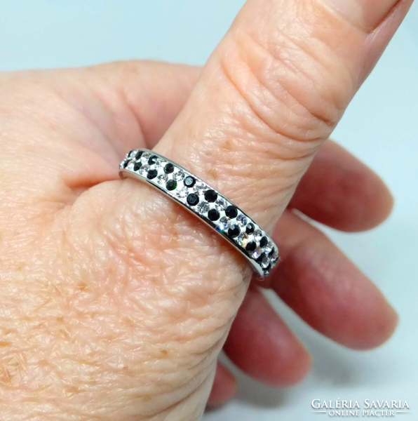 Ezüst színű nemesacél, fekete és clear CZ kristály berakásos gyűrű 261