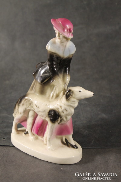 Német porcelán nő kutyával 546