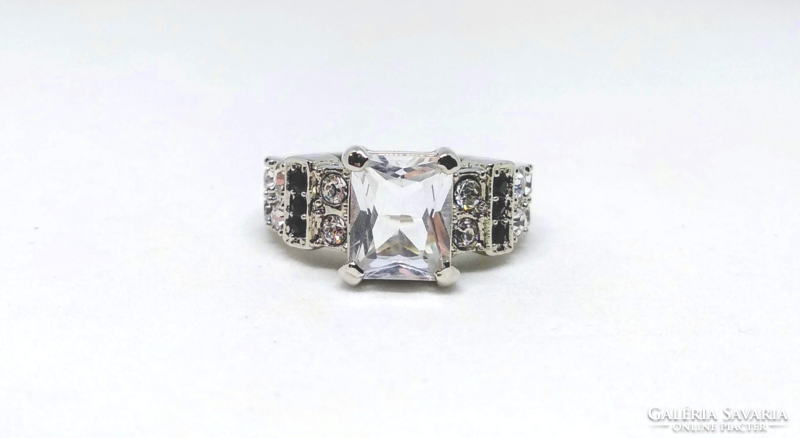 10K wgf (white gold filled) ring with clear and black cz crystals (90) size: 9/59