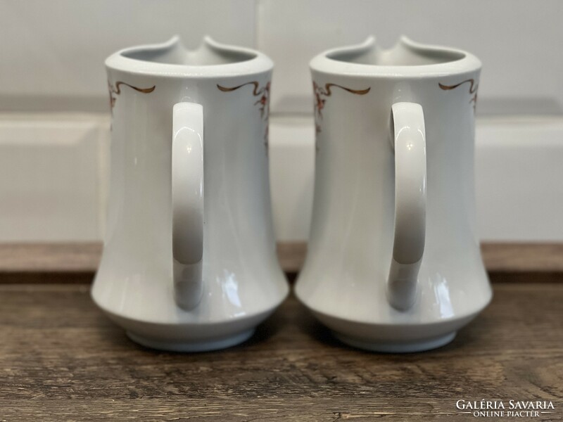 Jugs with berry/rosehip decoration (1l)