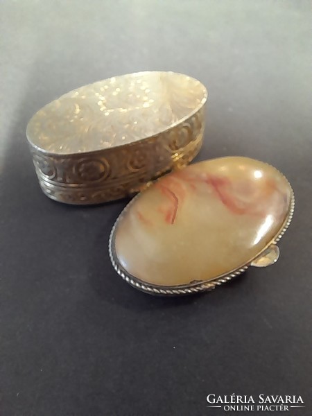 Old copper, stone-topped, motif box, box. 5 Cm.