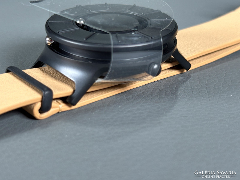 Eone - Bradley design watch for the visually impaired - tactile time