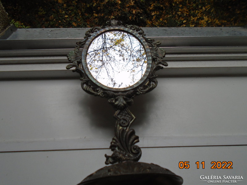 Áttört dombormintás barokk rámával jelzett asztali billenős bronzírozott tükör