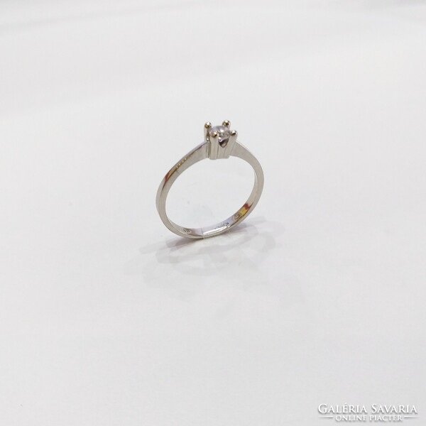 14 Carat, 1.87g. White gold engagement ring, in new condition! (No. 23/54)