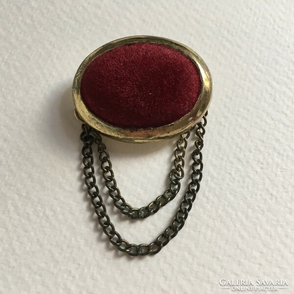 Vintage burgundy-gold oval brooch
