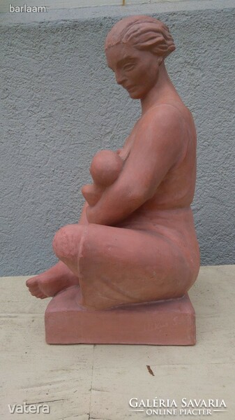 Sándor Mikus: motherhood, ceramic sculpture