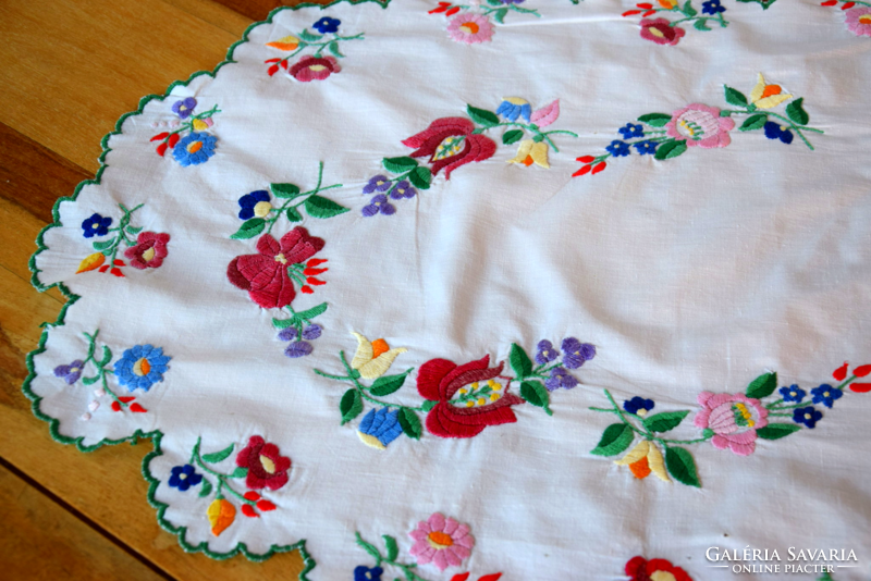 Old folk traditional Kalocsa tablecloth hand-embroidered oval tablecloth 90 x 45