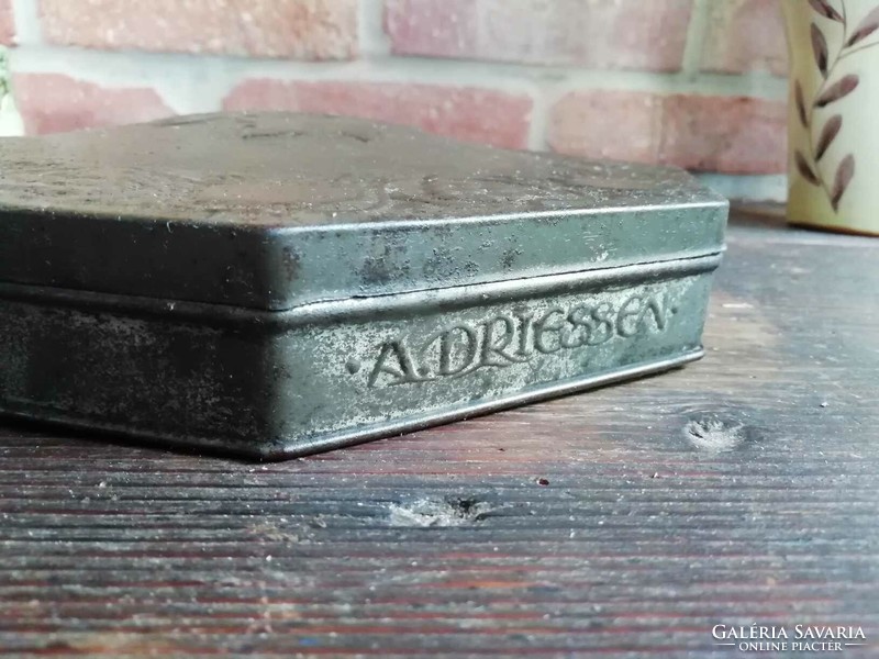 Candy box, second half of the 20th century, with embossed pattern, Dutch chocolate tin