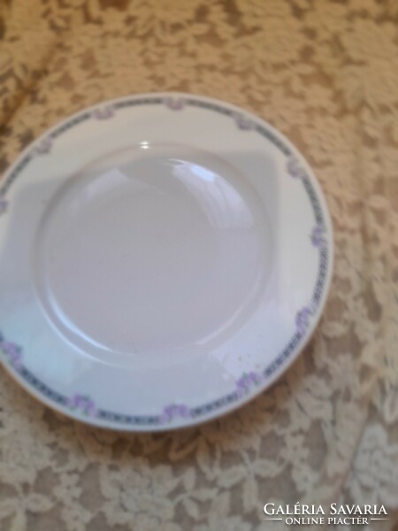 Lila  virágos cseh tányér 21 cm