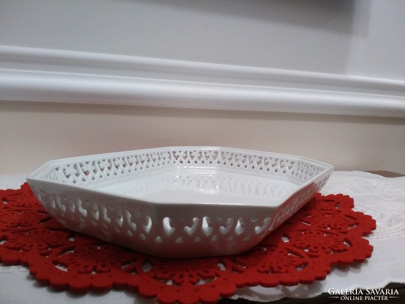Herend serving/tray with white openwork edge