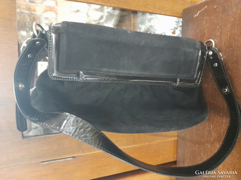 Elegant black leather cango & rinaldi women's bag.