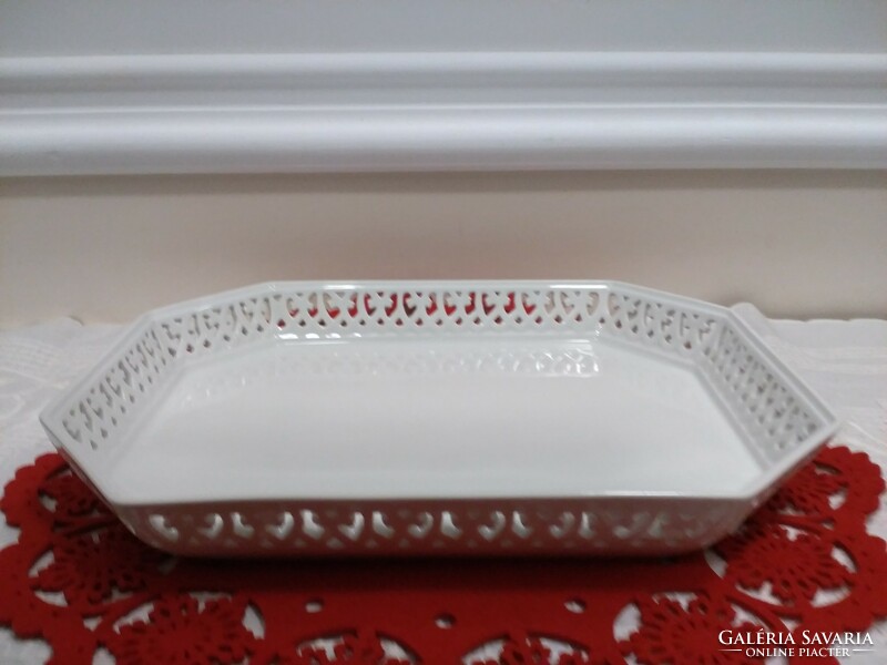 Herend serving/tray with white openwork edge