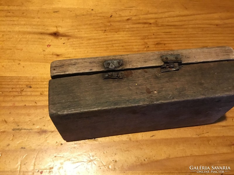 Copper apothecary weights, in original wooden box