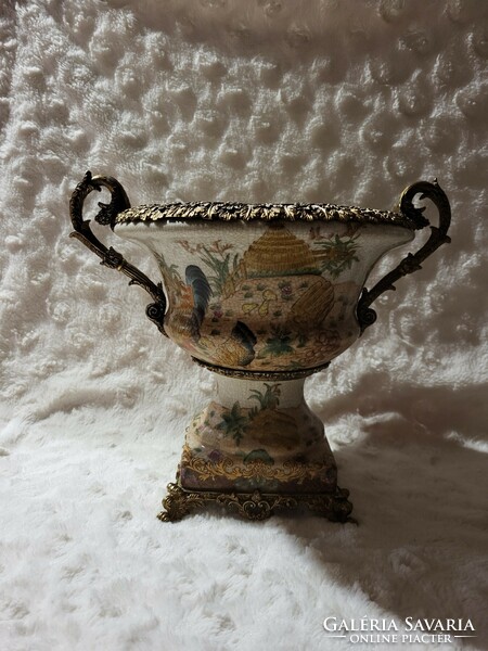 Meissen cup decorated with copper