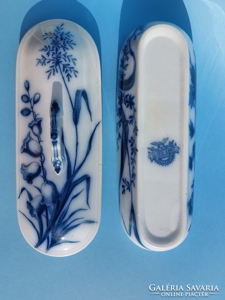 Branded soap, toothbrush or toilet holder with lid / villeroy & boch