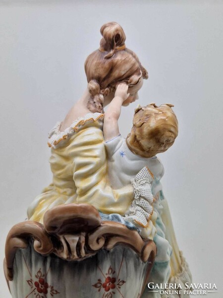 Capodimonte Italian porcelain lady with doll viertosca 26.5cm