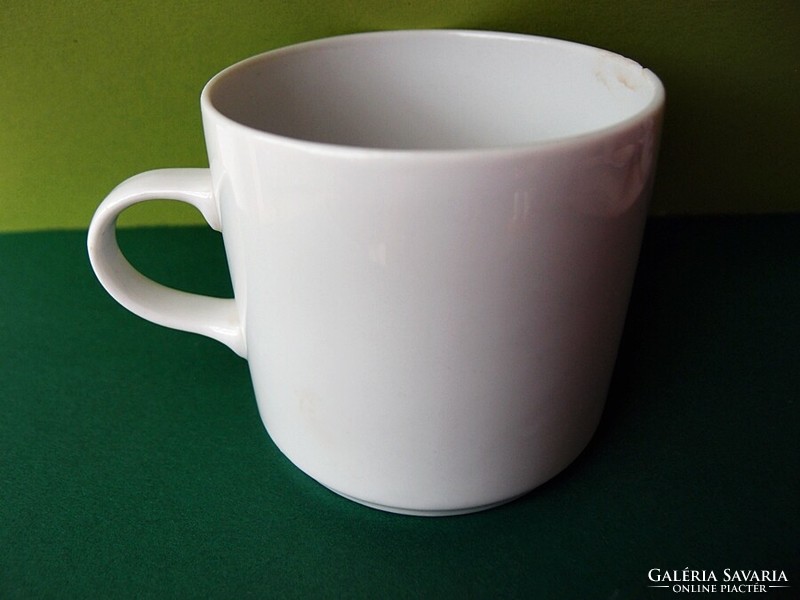 Alföldi mug is damaged