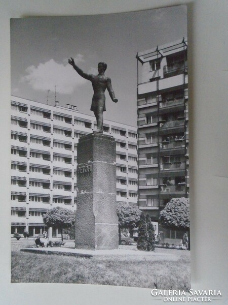 D199564 postcard - Petőfi statue in Debrecen 1981