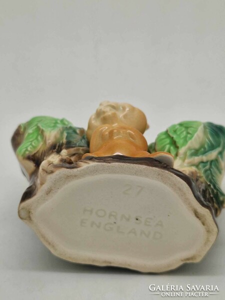 Hornsea angol porcelán kis váza nyuszival 8cm