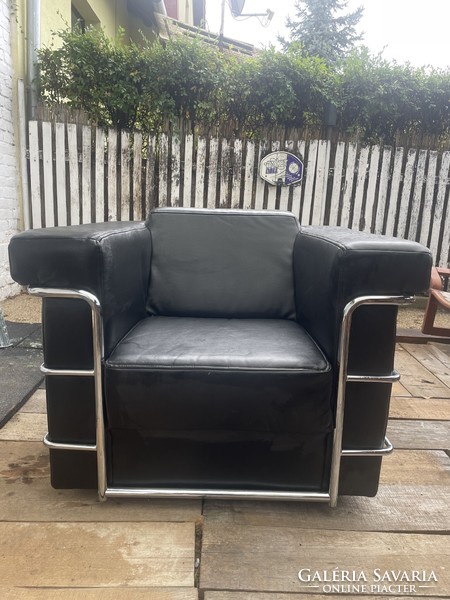 Le corbusier style vintage 1980 large club armchair with chrome frame