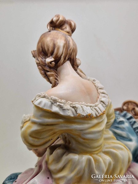 Capodimonte olasz porcelán hölgy babájával Viertosca 26.5cm