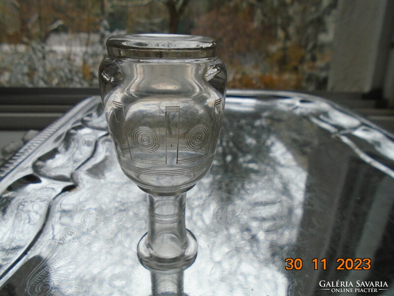 Art deco geometric chiseled patterns table oil vinegar offering plate with polished stopper