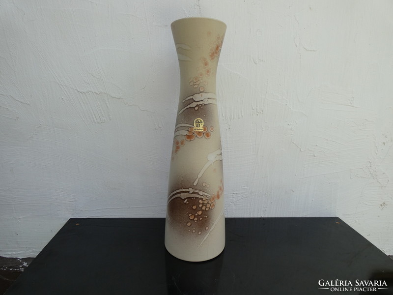 Ruscha art floor vase with 