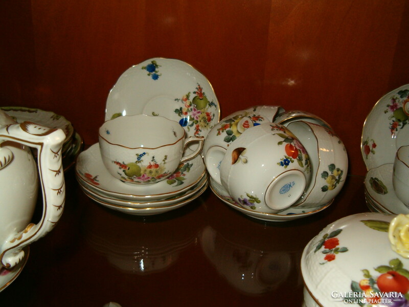 12-person tea set with Herend bfr pattern