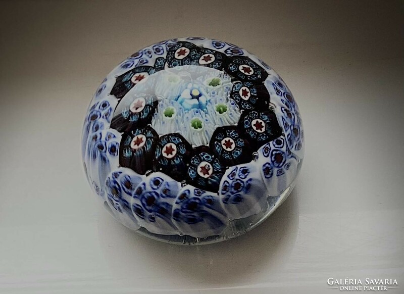 Very beautiful Murano millefiori (thousand flowers) thick glass leaf weight, glass ornament