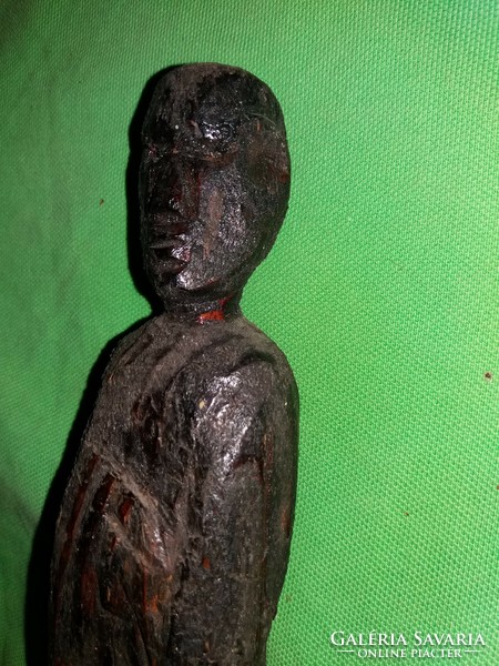 Antik Afrika fából faragott ében színű szakrális szobor 22 cm a képek szerint