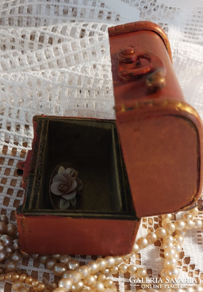 Vörös - arany egyedi kézi festésű kézműves  fa ékszeres doboz,ládika,szelence (80 x 55 x 60 mm)