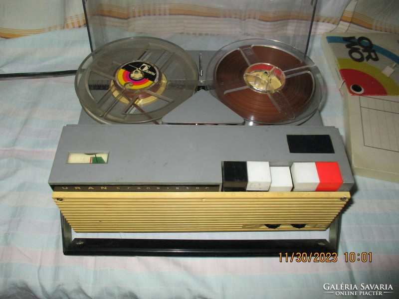 A bag of tape recorders for sale (transistor tape reel tape recorder, manufactured 1966-1969)