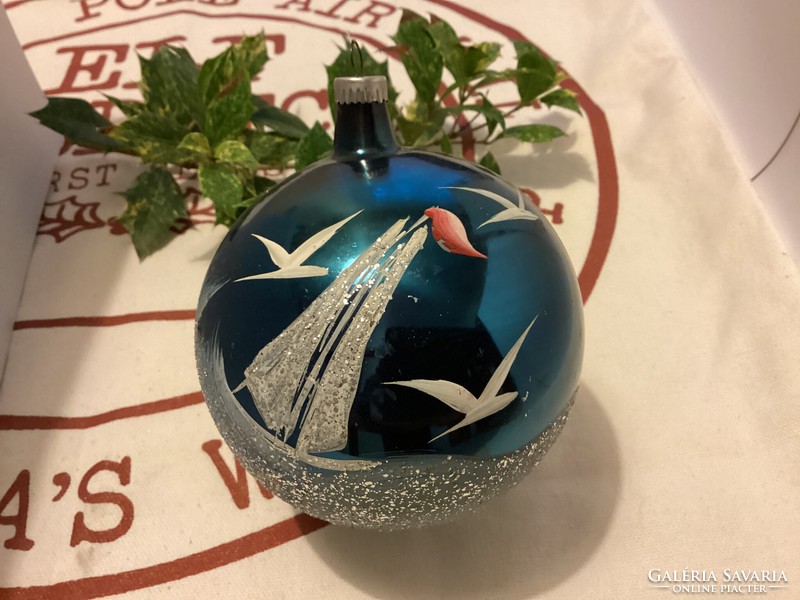Régi nagyméretű kék üveg gömb hajókkal karácsonyfadísz