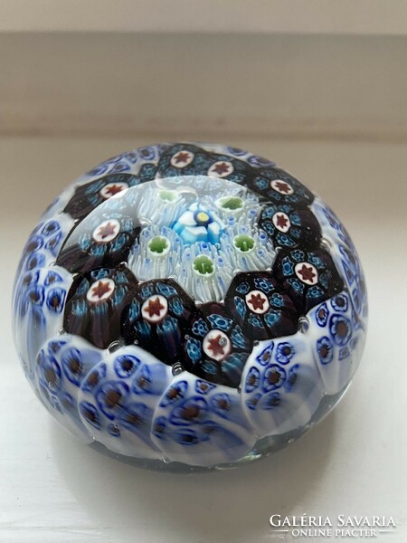 Very beautiful Murano millefiori (thousand flowers) thick glass leaf weight, glass ornament