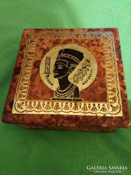 Very nice leather-covered Egyptian Nofretite portrait decorated gift box 14 x 14 x 5 as shown in the pictures