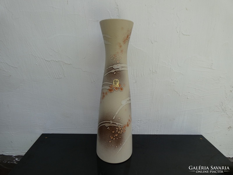 Ruscha art floor vase with 