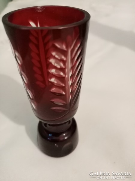 Lip burgundy polished liqueur with 6 glasses