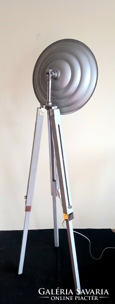 Tripod wood-chrome-aluminum floor lamp negotiable design