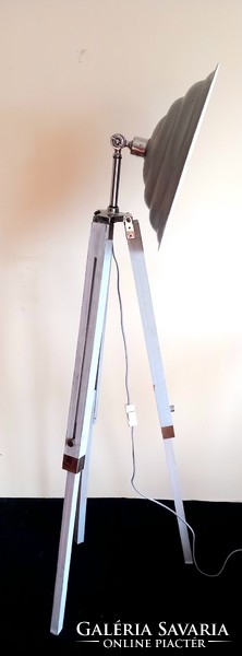 Tripod wood-chrome-aluminum floor lamp negotiable design