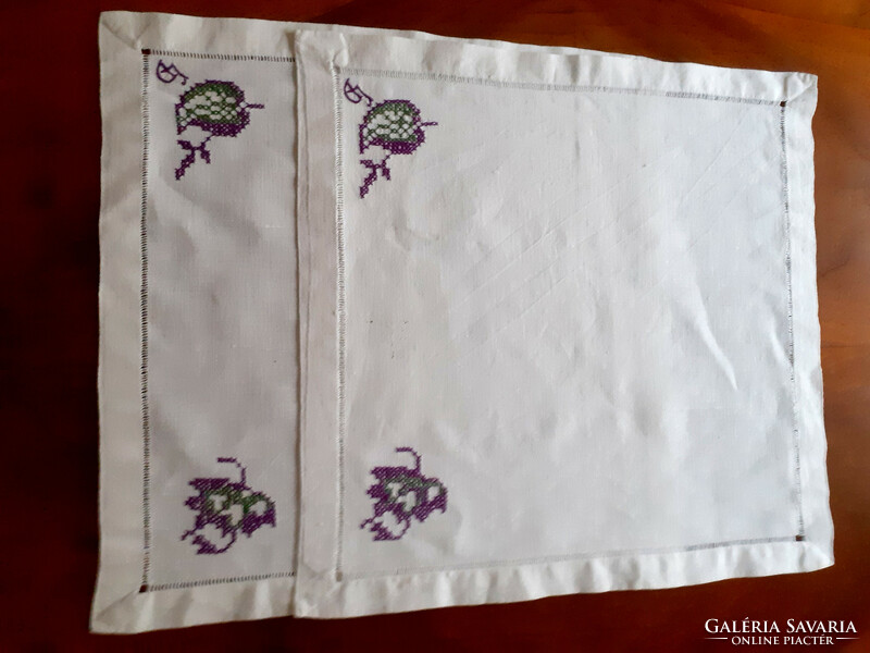 2 pcs. Embroidered, tablecloth, napkin. 40X40 cm