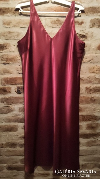 Satin long nightgown chest. 122 cm
