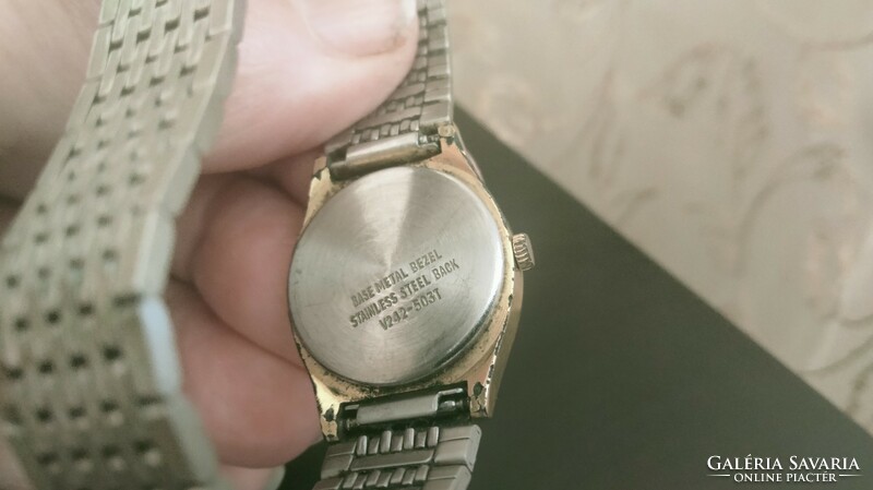 Sanyo women's quartz watch - faulty