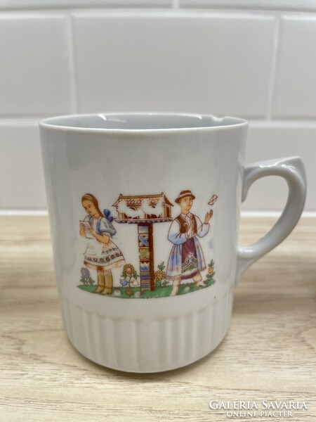 Zsolnay skirt mugs